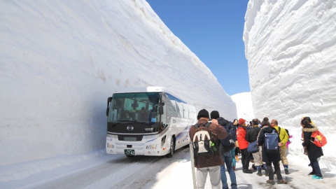D4 : 立山黑部大雪壁