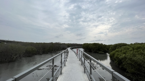 DAY  1：芳苑海空步道